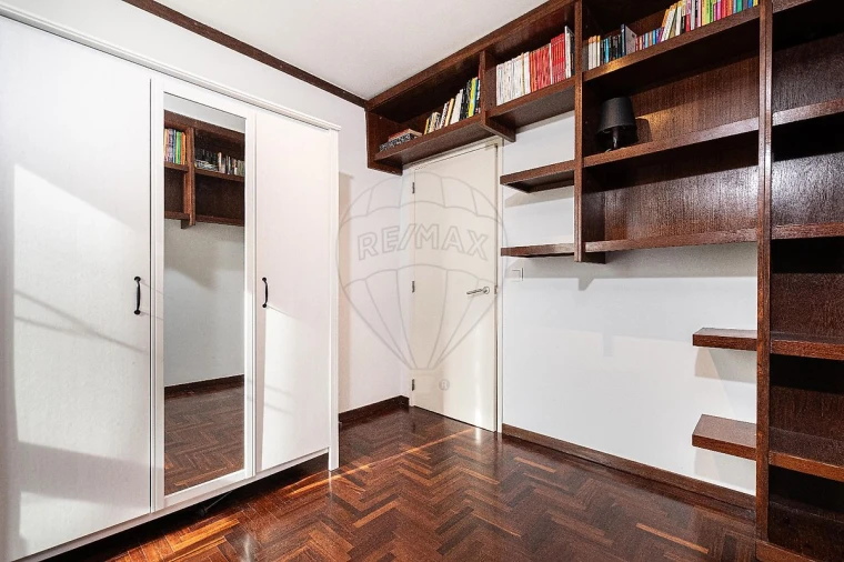 Apartamento T3 para Arrendamento em Lumiar Foto 13