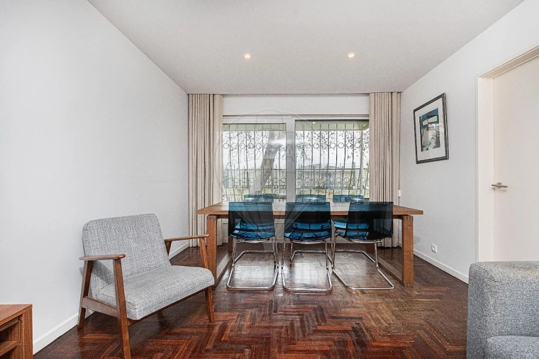 Apartamento T3 para Arrendamento em Lumiar Foto 11