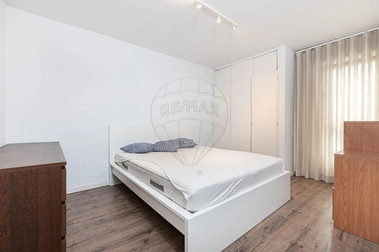 Apartamento T3 para Arrendamento em Lumiar Foto 4