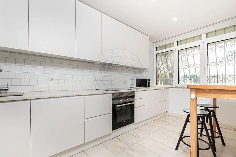 Apartamento T3 para Arrendamento em Lumiar Foto 18