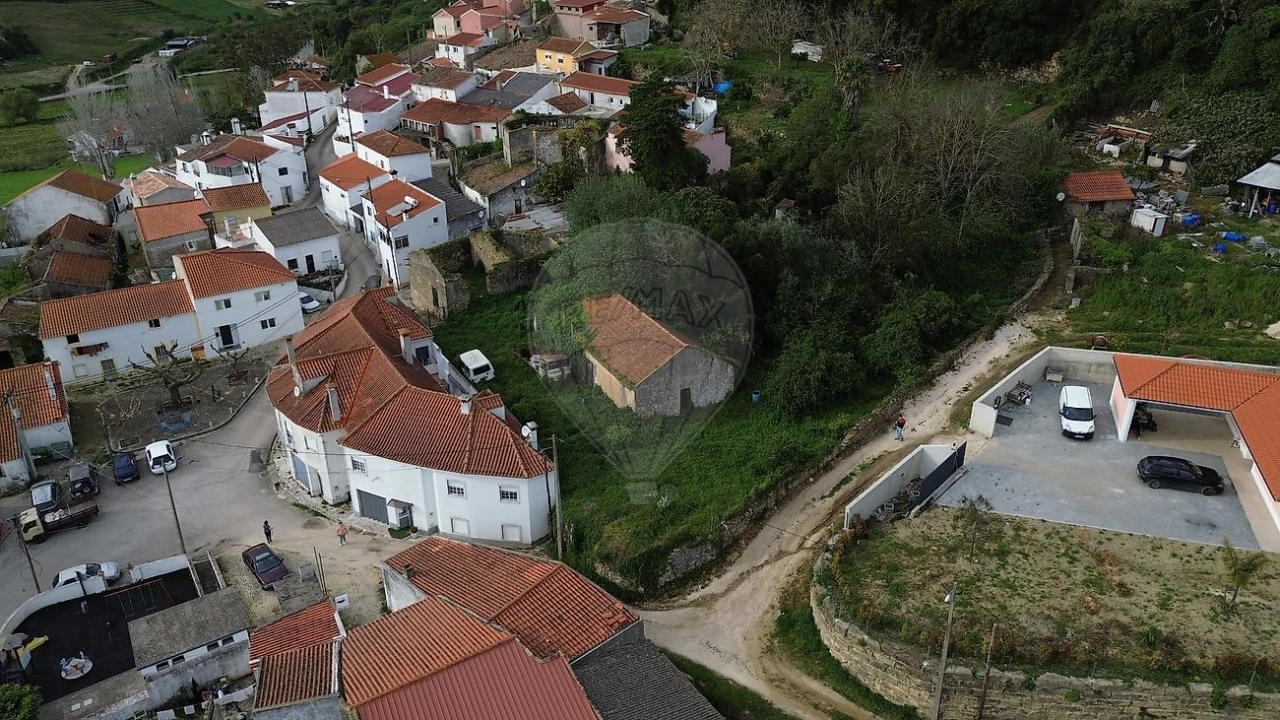 Armazém para Venda em Santo Quintino Foto 2