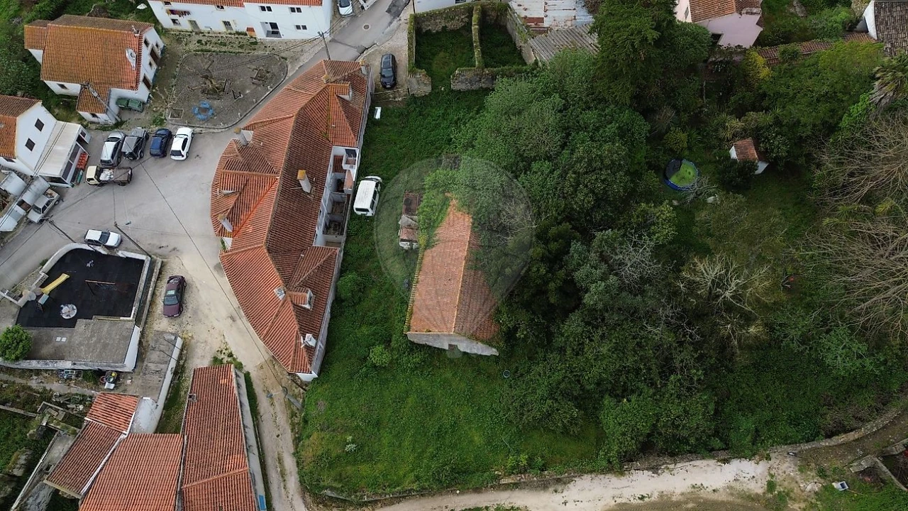 Armazém para Venda em Santo Quintino Foto 1