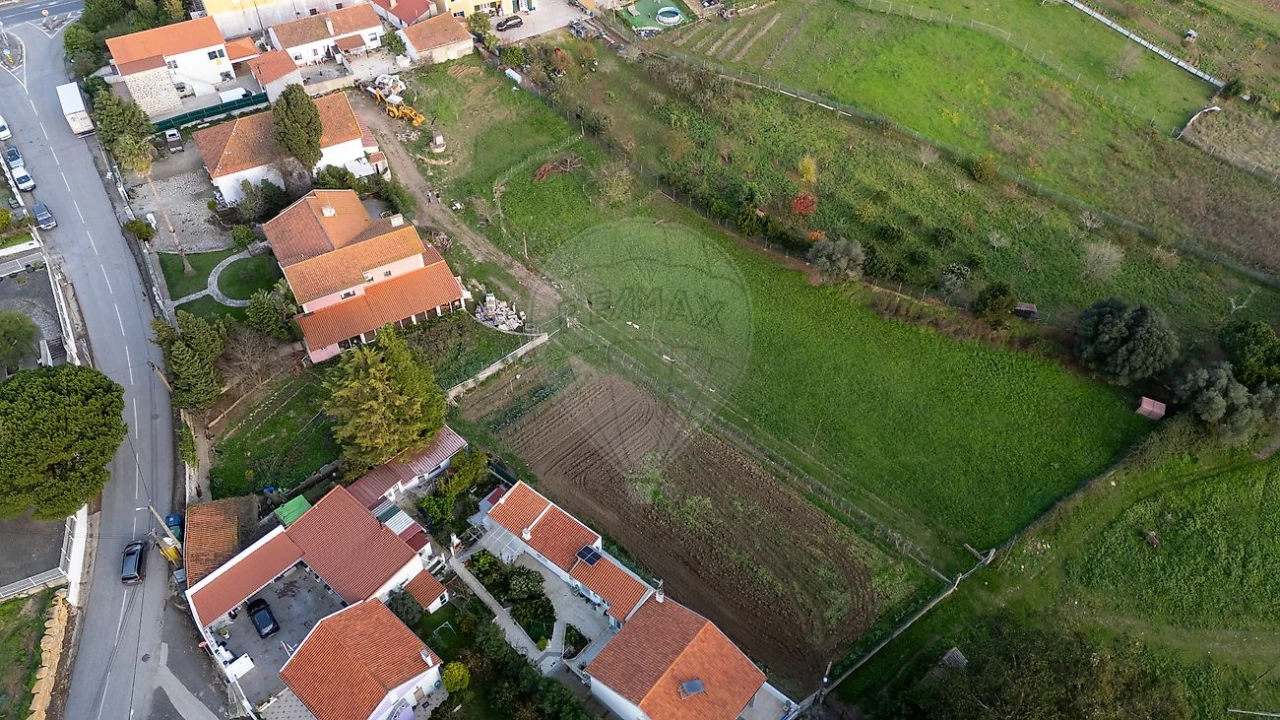 Armazém para Venda em Carvoeira e Carmões Foto 4