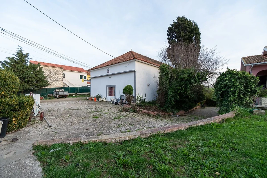 Armazém para Venda em Carvoeira e Carmões Foto 17