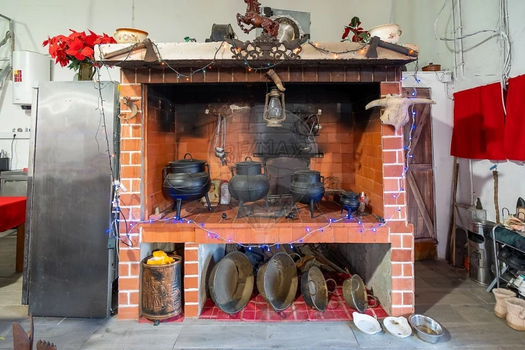 Armazém para Venda em Carvoeira e Carmões Foto 6