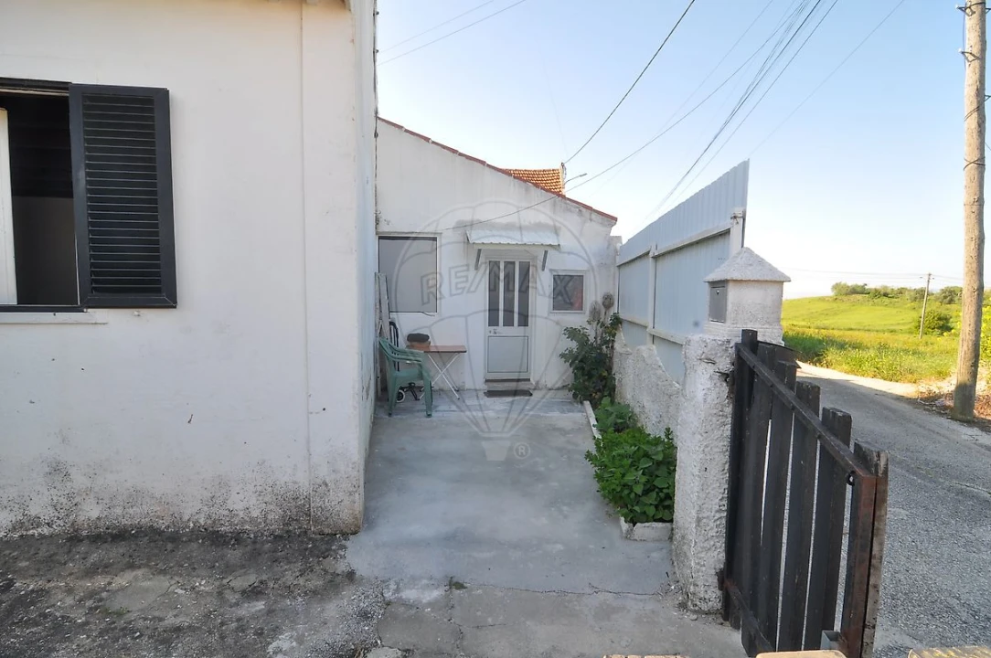 Moradia T2 para Venda em Carvoeira e Carmões Foto 7