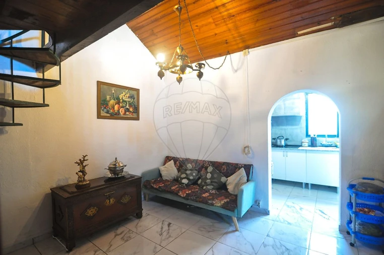 Moradia T2 para Venda em Carvoeira e Carmões Foto 4