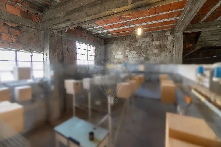 Moradia T3 para Venda em Vermelha Foto 32