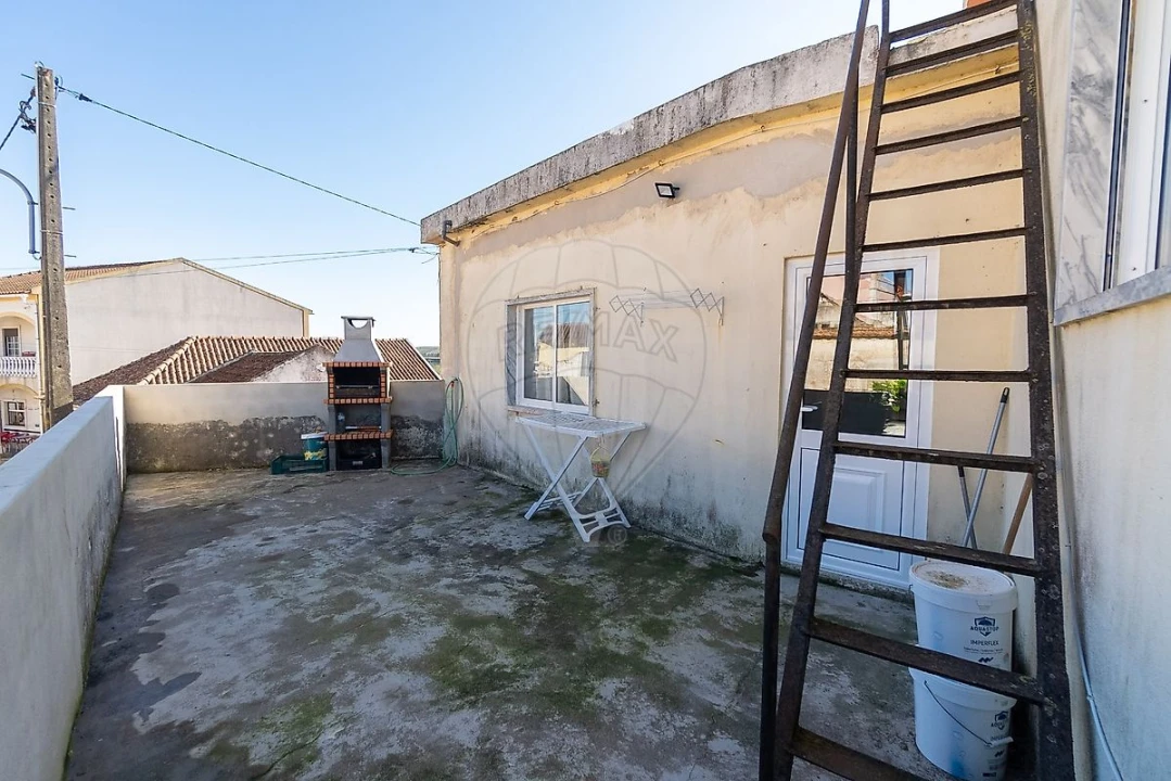 Moradia T3 para Venda em Vermelha Foto 27