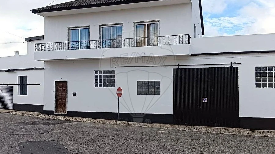 Moradia T3 para Venda em Vermelha