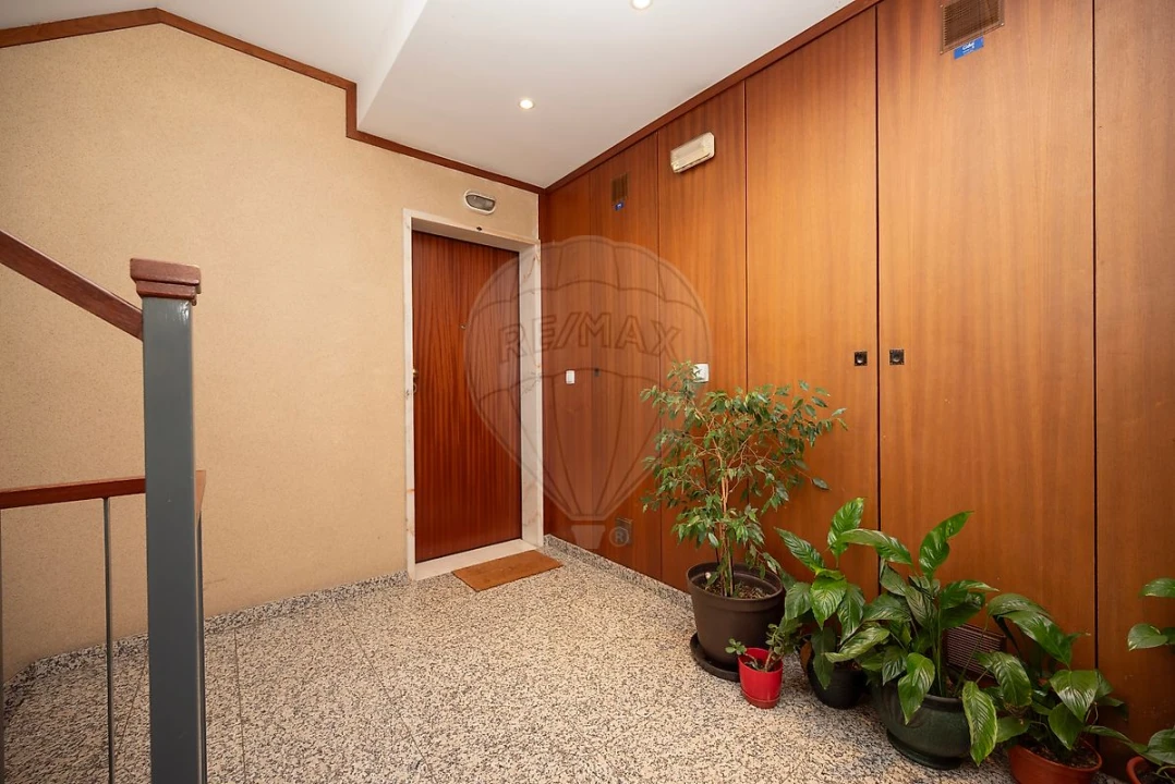 Apartamento T3 para Venda em Carnaxide e Queijas Foto 25