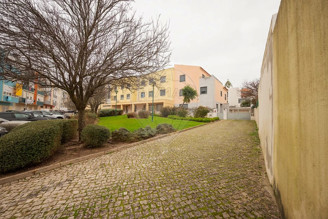 Apartamento T3 para Venda em Carnaxide e Queijas Foto 34