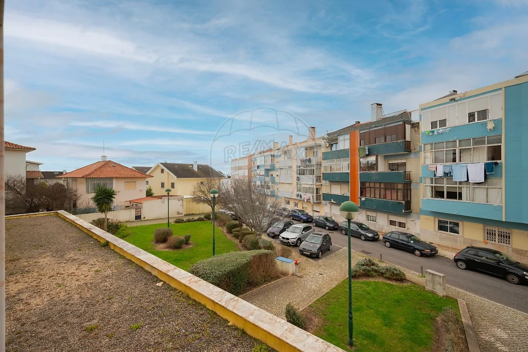 Apartamento T3 para Venda em Carnaxide e Queijas Foto 29