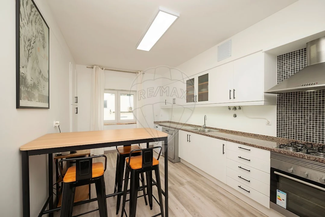 Apartamento T3 para Venda em Carnaxide e Queijas Foto 22