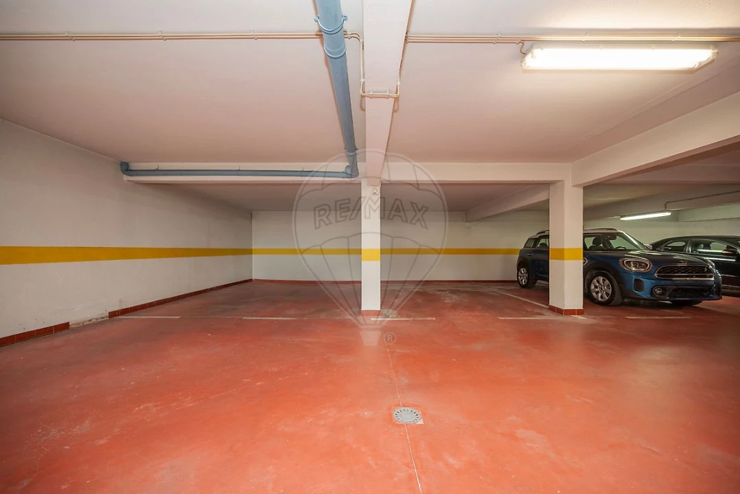 Apartamento T3 para Venda em Carnaxide e Queijas Foto 26