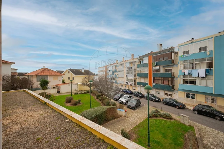 Apartamento T3 para Venda em Carnaxide e Queijas Foto 29