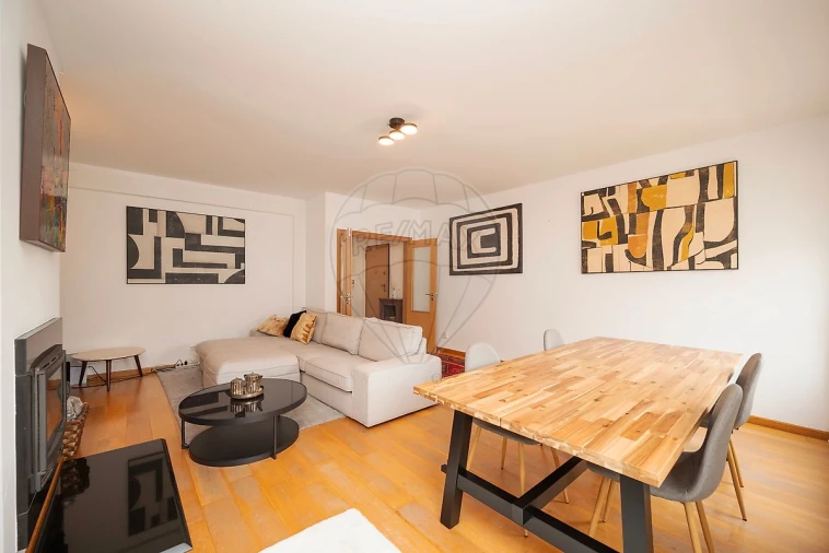 Apartamento T3 para Venda em Carnaxide e Queijas Foto 2