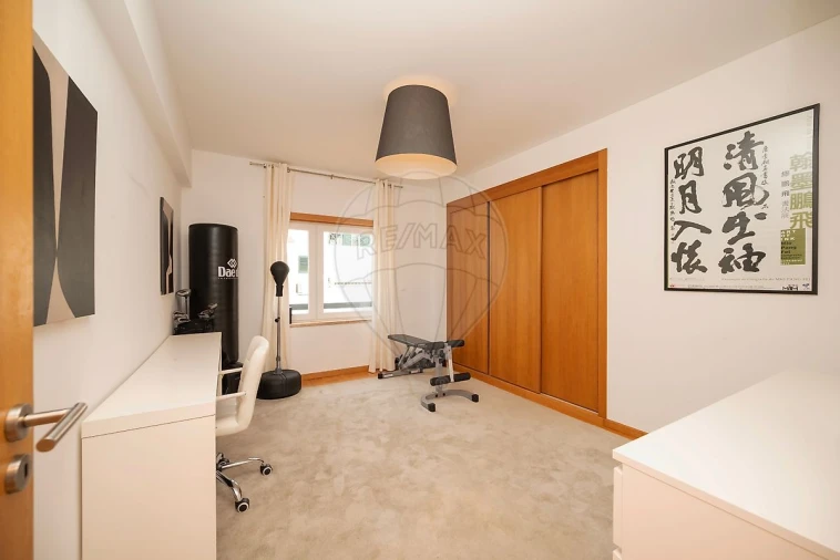 Apartamento T3 para Venda em Carnaxide e Queijas Foto 17