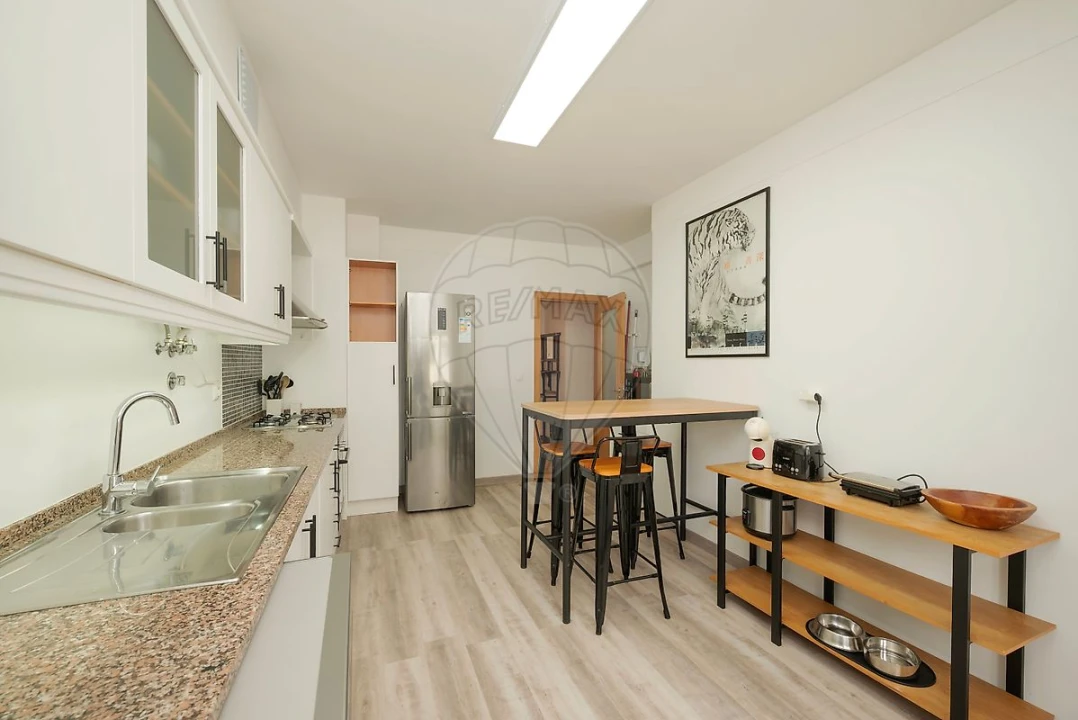 Apartamento T3 para Venda em Carnaxide e Queijas Foto 24