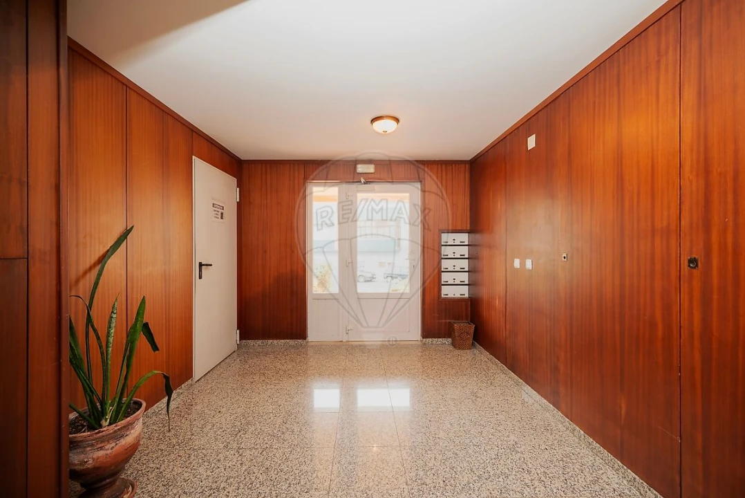 Apartamento T3 para Venda em Carnaxide e Queijas Foto 31