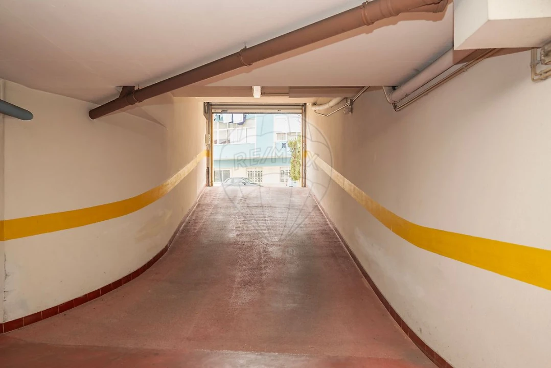 Apartamento T3 para Venda em Carnaxide e Queijas Foto 28