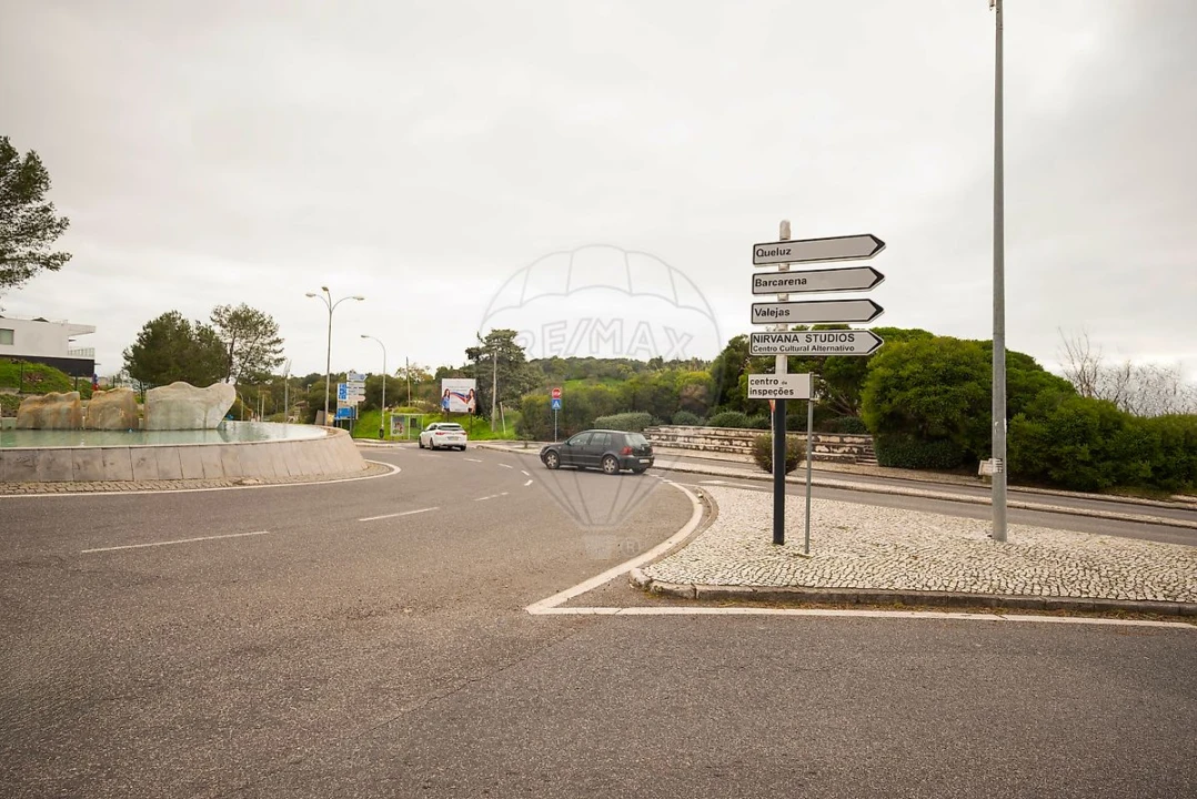 Apartamento T3 para Venda em Carnaxide e Queijas Foto 37