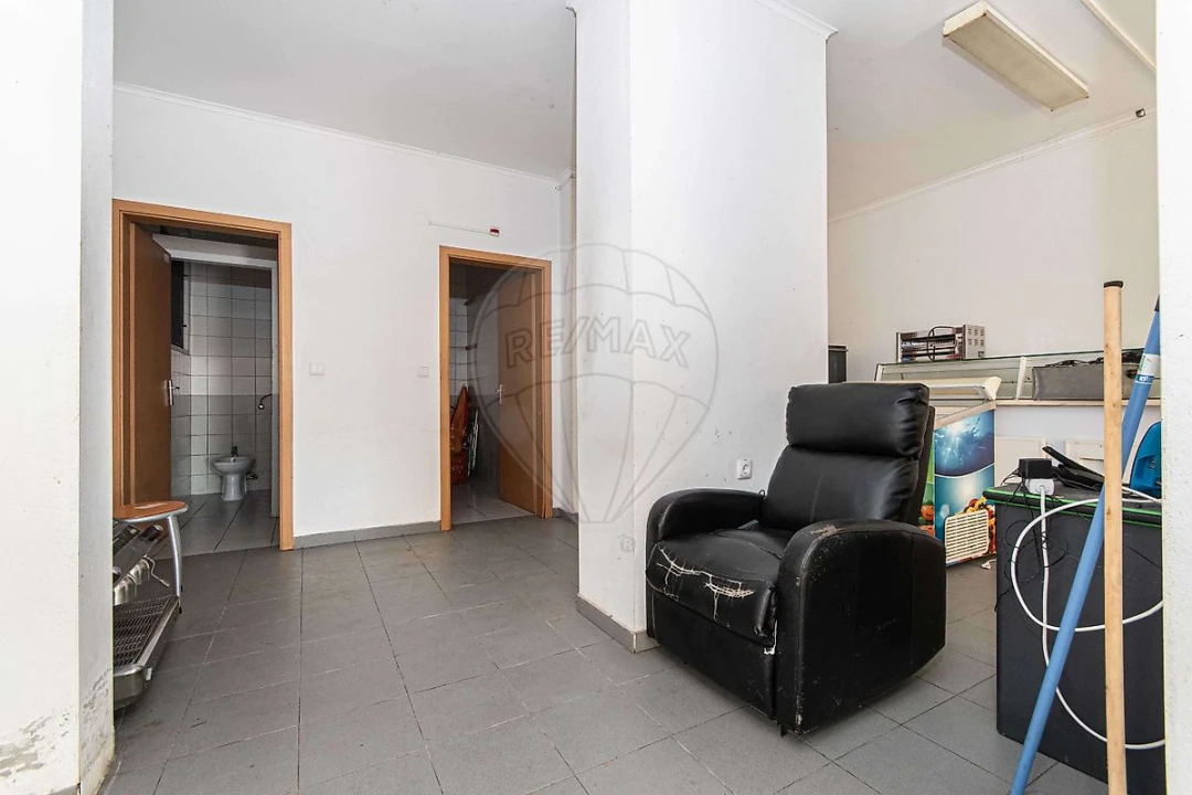 Loja para Venda em Porto Salvo Foto 8