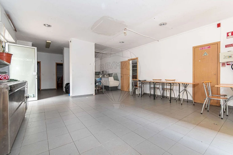 Loja para Venda em Porto Salvo Foto 4