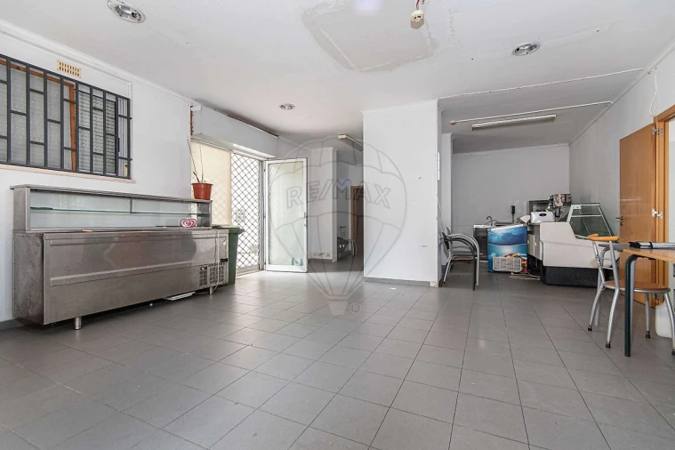 Loja para Venda em Porto Salvo Foto 7