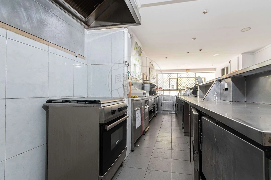 Loja para Venda em Porto Salvo Foto 13