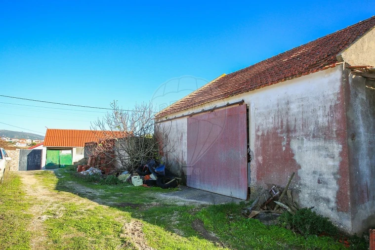 Moradia T3 para Venda em Vila Verde dos Francos Foto 2