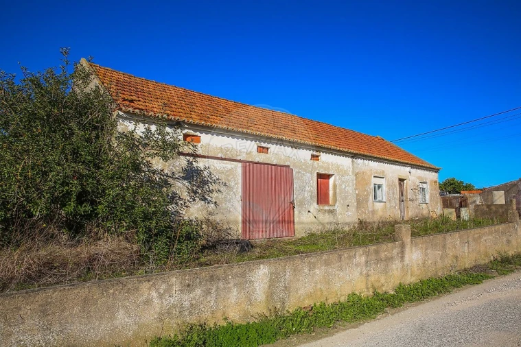 Moradia T3 para Venda em Vila Verde dos Francos Foto 4