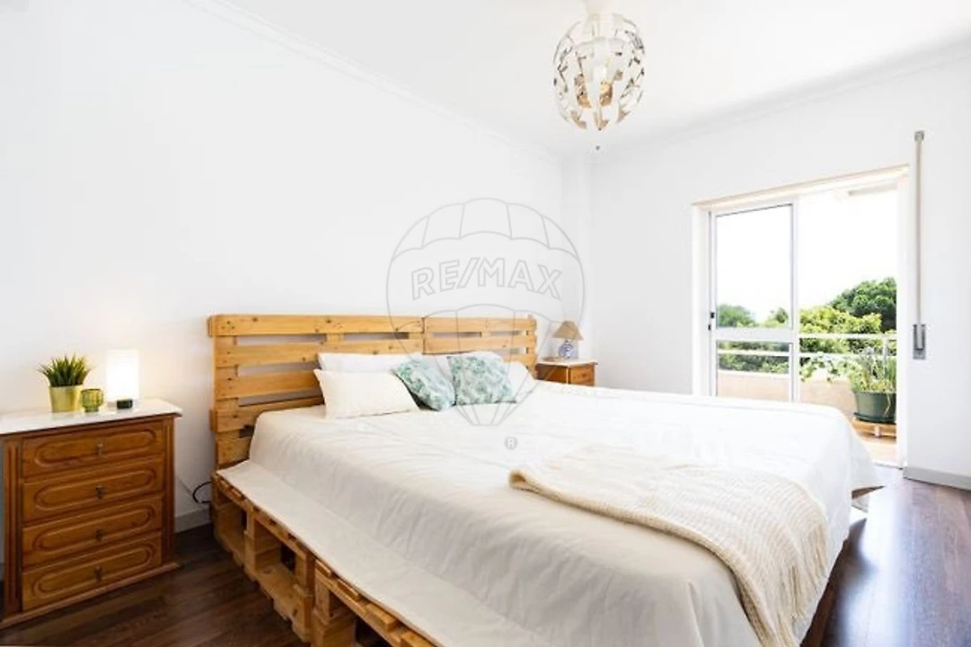 Apartamento T3 para Venda em Charneca de Caparica e Sobreda Foto 5