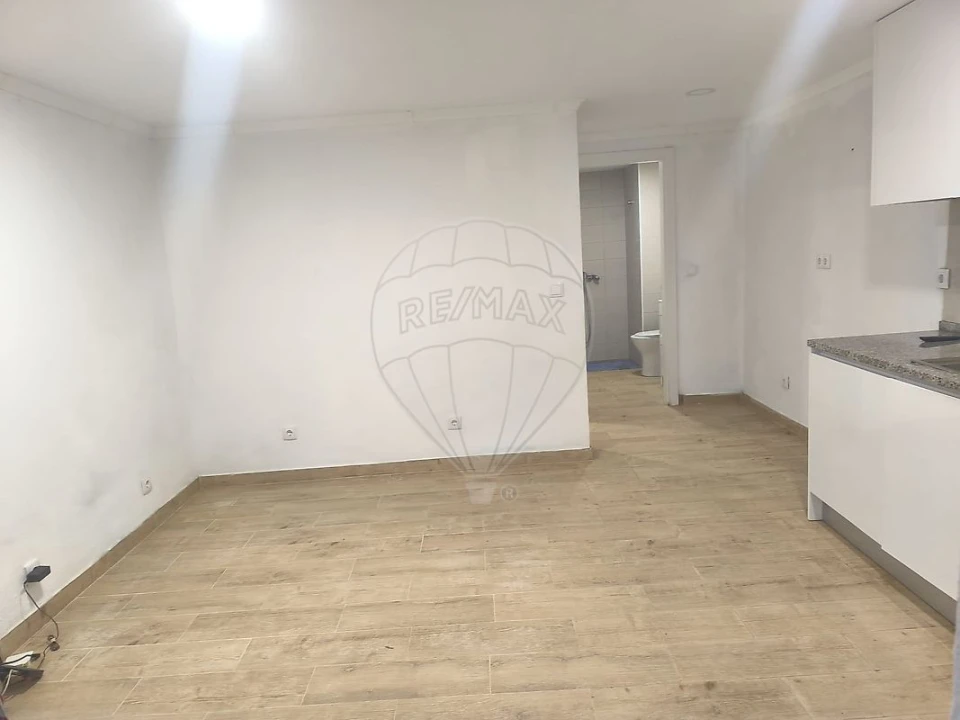 Moradia T1 para Arrendamento em Almargem do Bispo, Pêro Pinheiro e Montelavar Foto 3