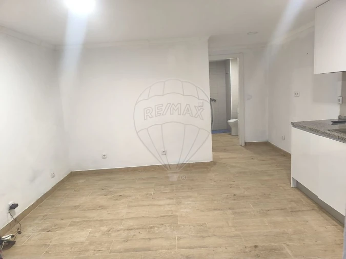 Moradia T1 para Arrendamento em Almargem do Bispo, Pêro Pinheiro e Montelavar Foto 3