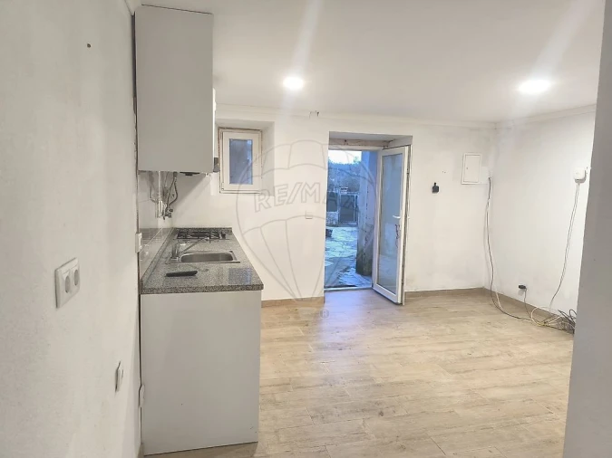 Moradia T1 para Arrendamento em Almargem do Bispo, Pêro Pinheiro e Montelavar Foto 2