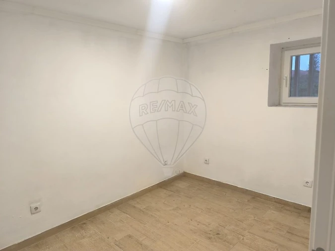 Moradia T1 para Arrendamento em Almargem do Bispo, Pêro Pinheiro e Montelavar Foto 4