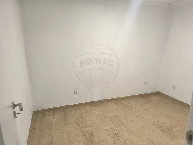 Moradia T1 para Arrendamento em Almargem do Bispo, Pêro Pinheiro e Montelavar Foto 1