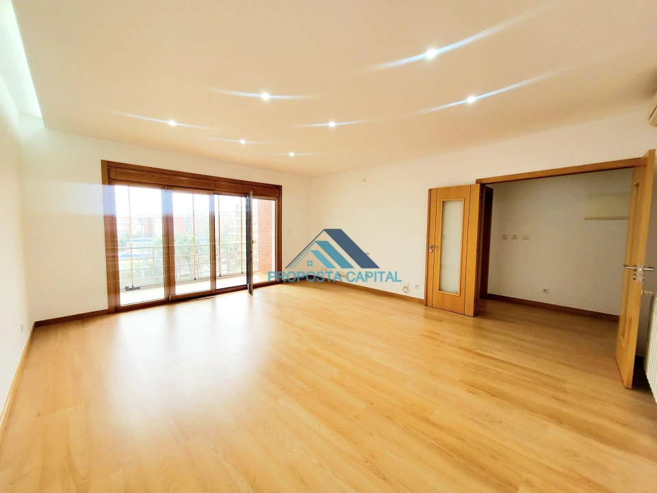 Apartamento T3 para Venda em Odivelas Foto 1