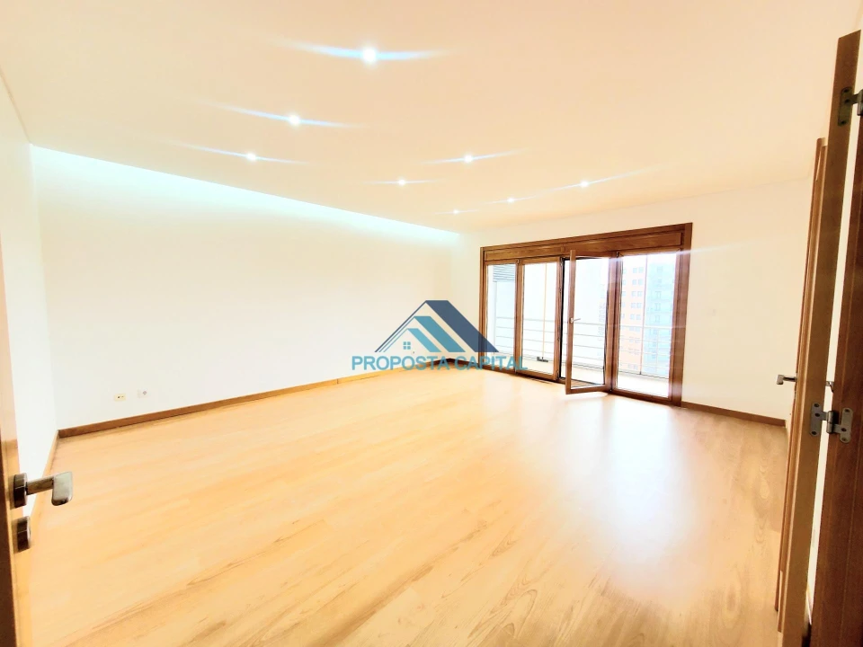 Apartamento T3 para Venda em Odivelas Foto 4