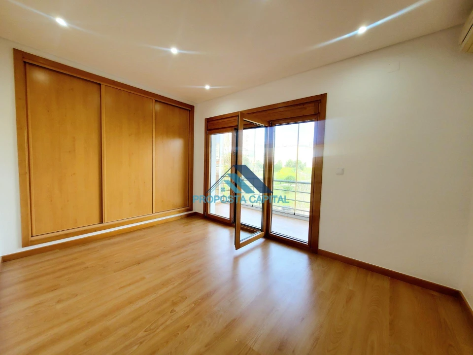 Apartamento T3 para Venda em Odivelas Foto 48