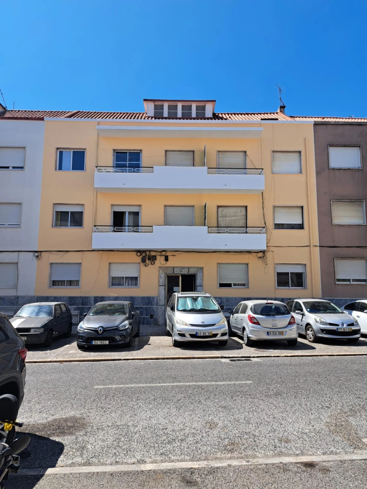 Apartamento T2 para Venda em Queluz e Belas Foto 1