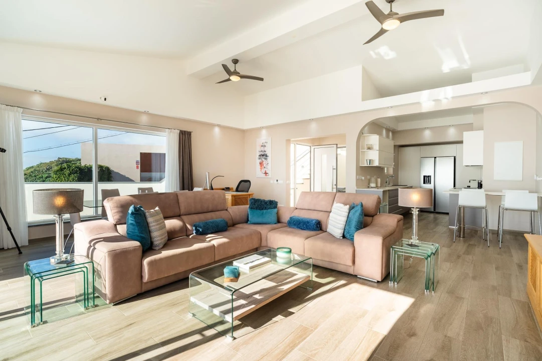 Moradia T3 para Venda em Caniço Foto 10