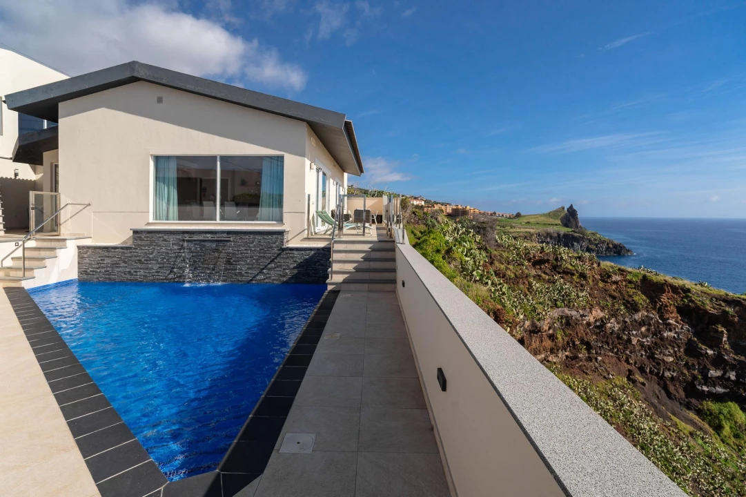 Moradia T3 para Venda em Caniço Foto 23