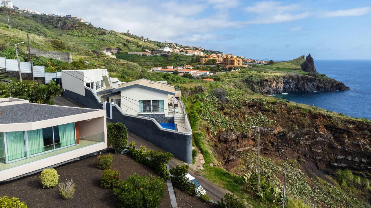 Moradia T3 para Venda em Caniço Foto 4