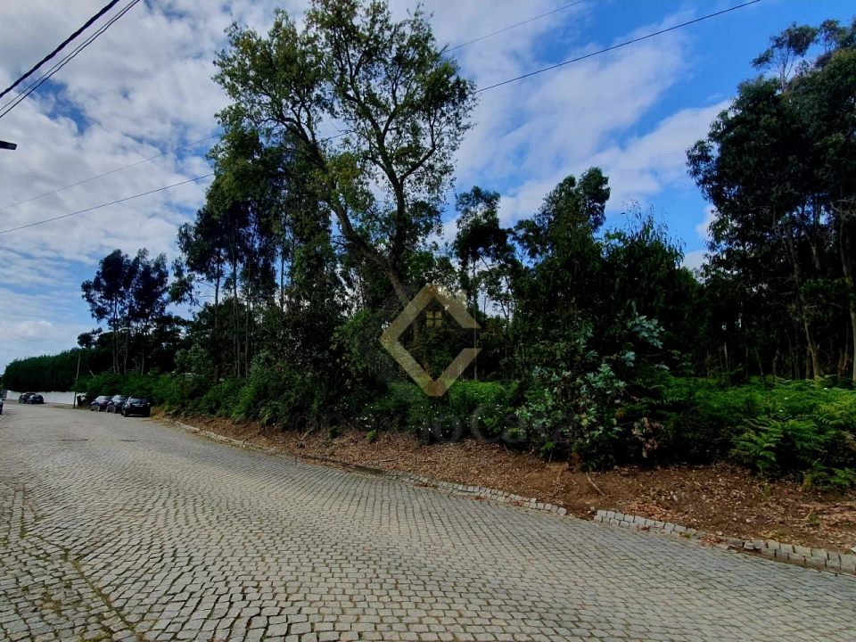 Terreno para Venda em Arcozelo Foto 2
