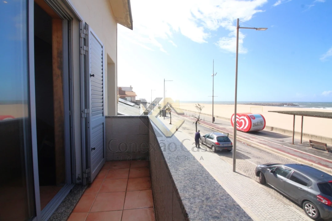 Moradia T3 para Venda em Espinho Foto 1