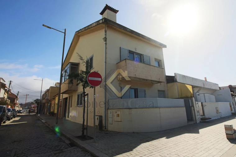 Moradia T3 para Venda em Espinho Foto 5