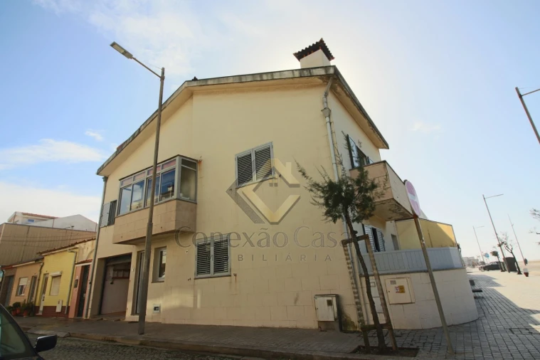 Moradia T3 para Venda em Espinho Foto 14