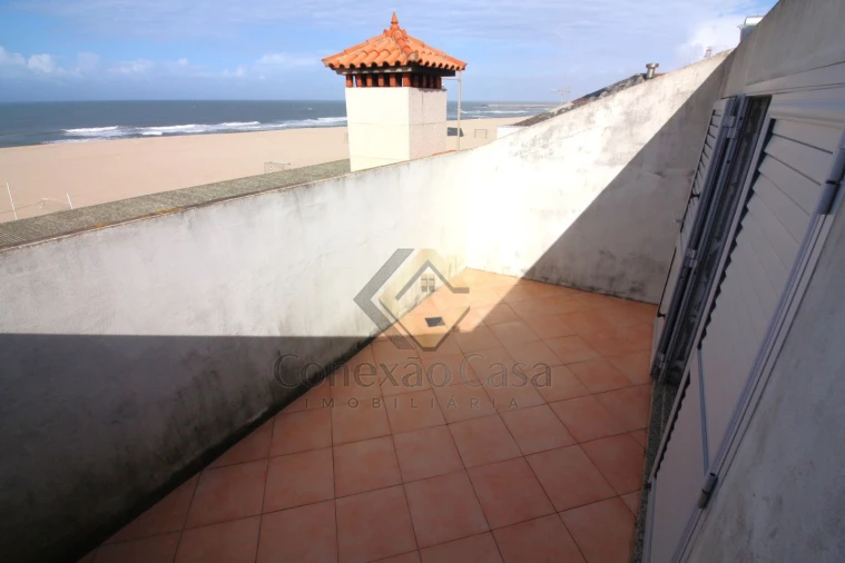 Moradia T3 para Venda em Espinho Foto 26